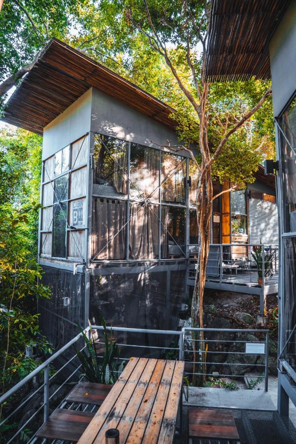 Warehouse Hostel Koh Tao Exteriör bild