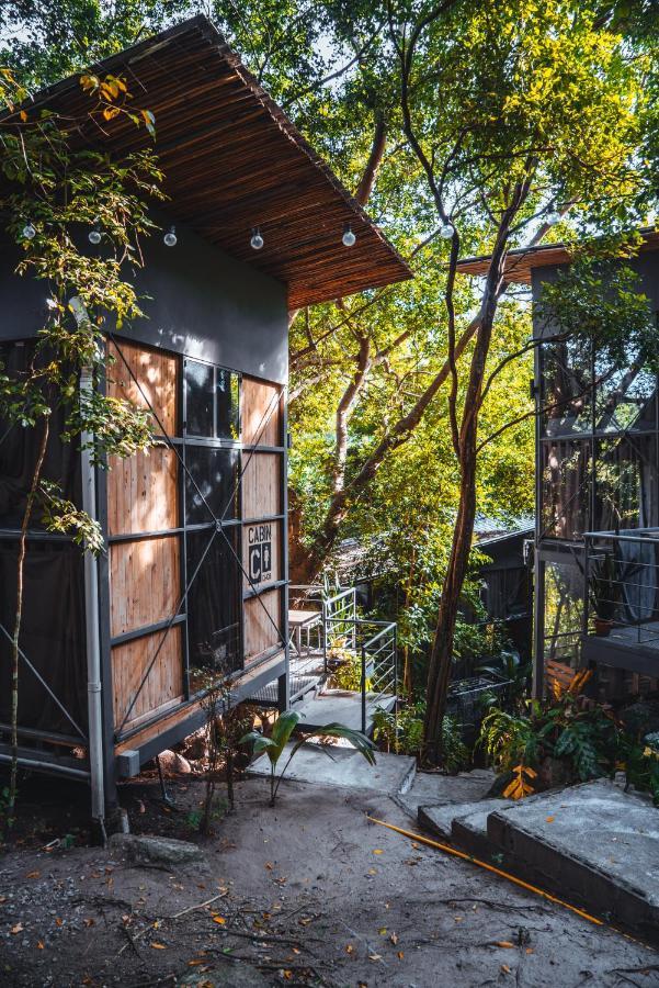 Warehouse Hostel Koh Tao Exteriör bild